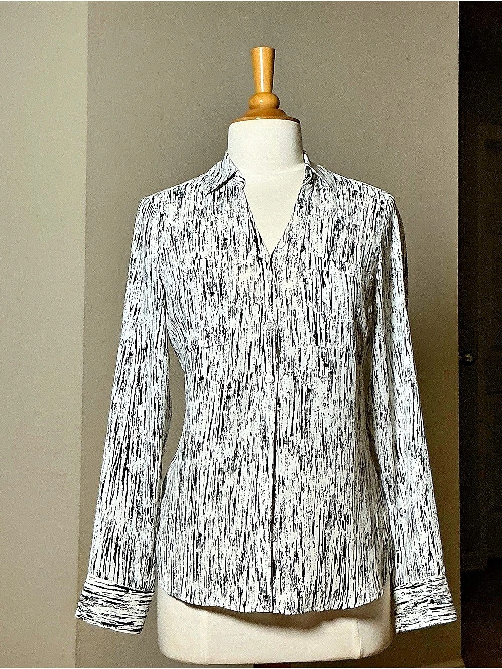 Express The Portofino Shirt Abstract Print Button Down Top Size Small